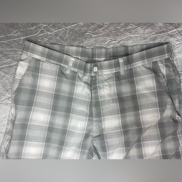 Ben Hogan Performance 100% polyester white & gray flat front plaid shorts - Picture 12 of 12